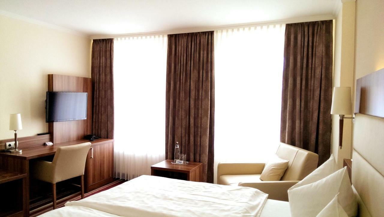 Hotel Burgas Stassfurt Exterior photo